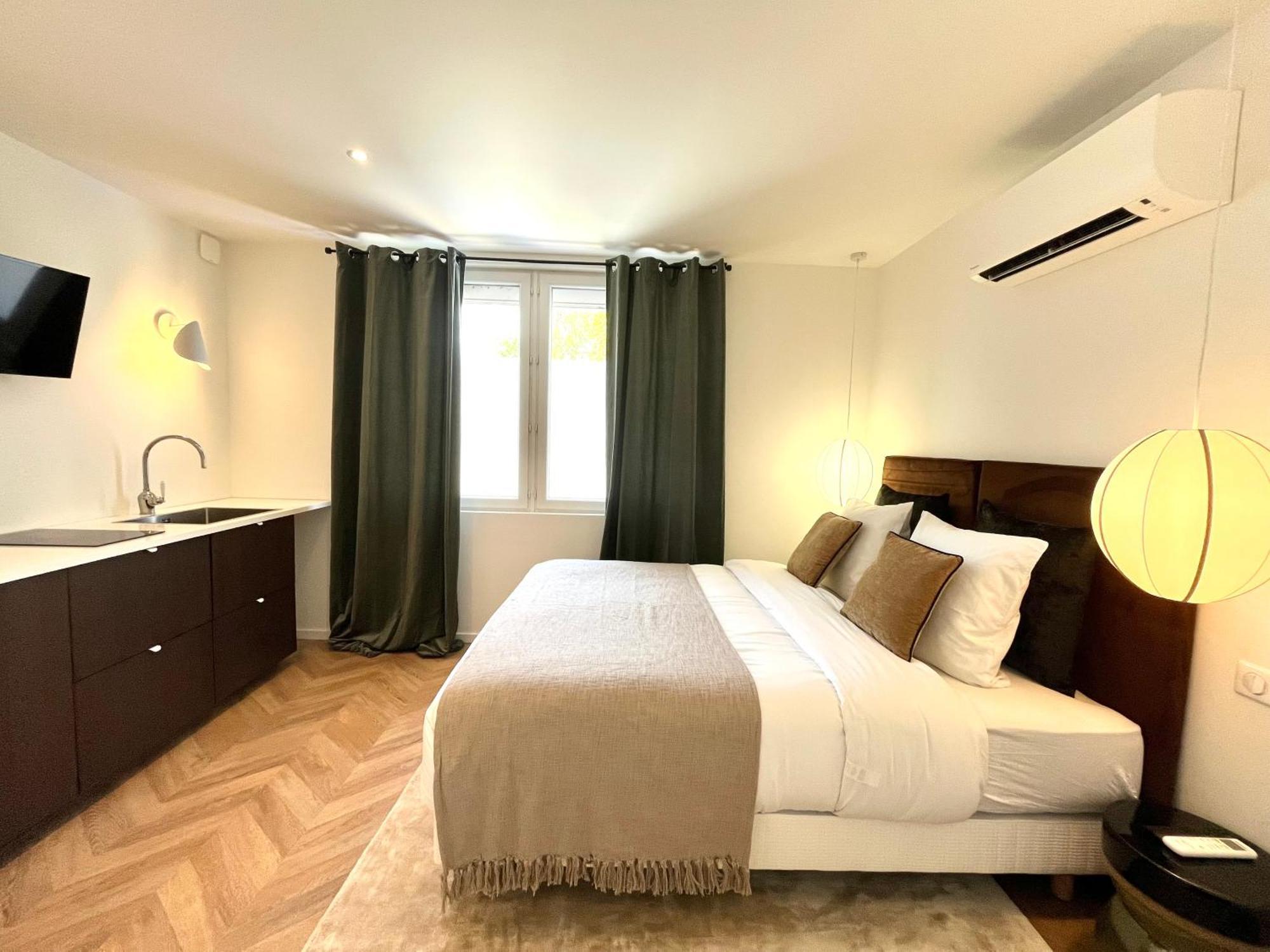 La Maison De Reina 2*